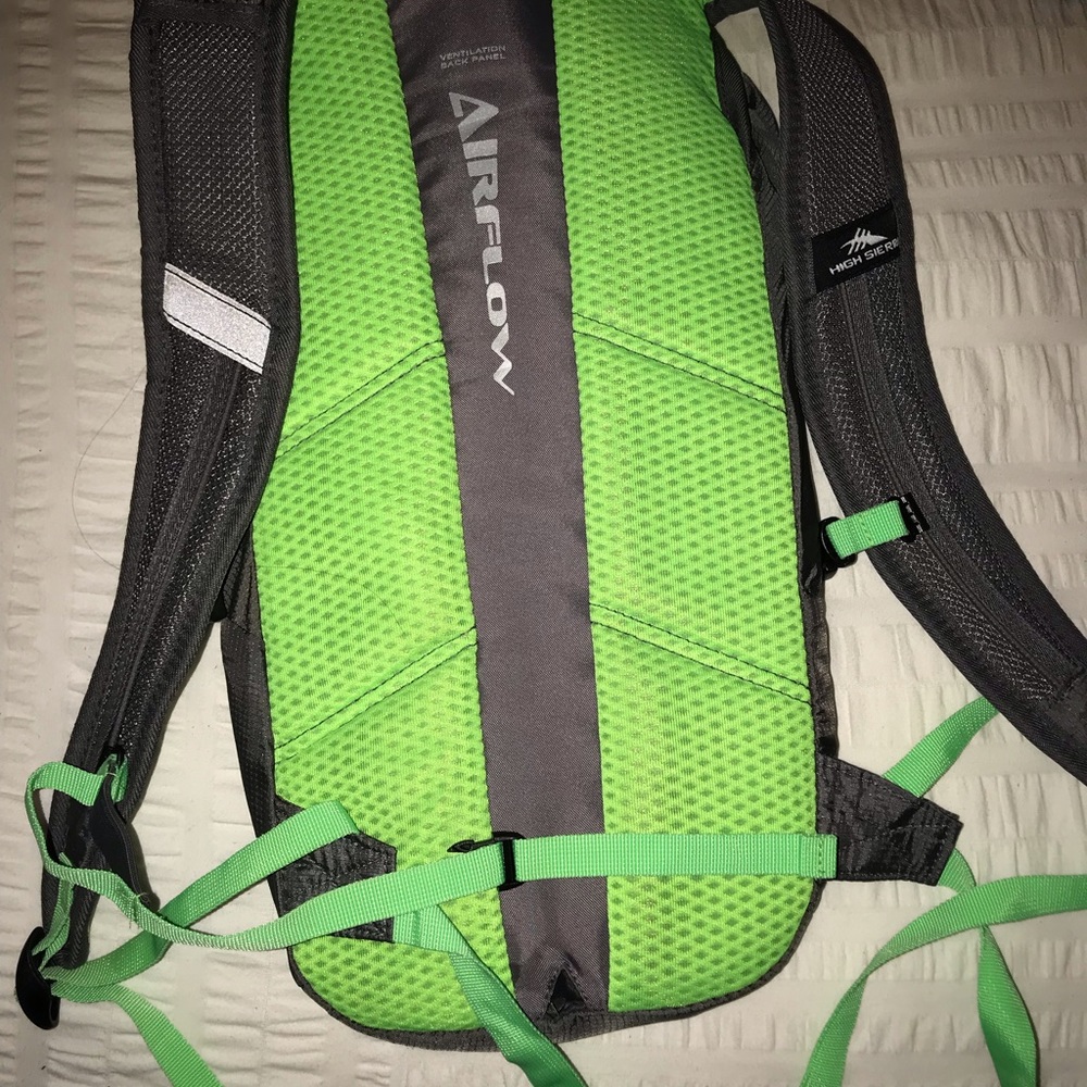High Sierra backpack - Picture 2 of 2